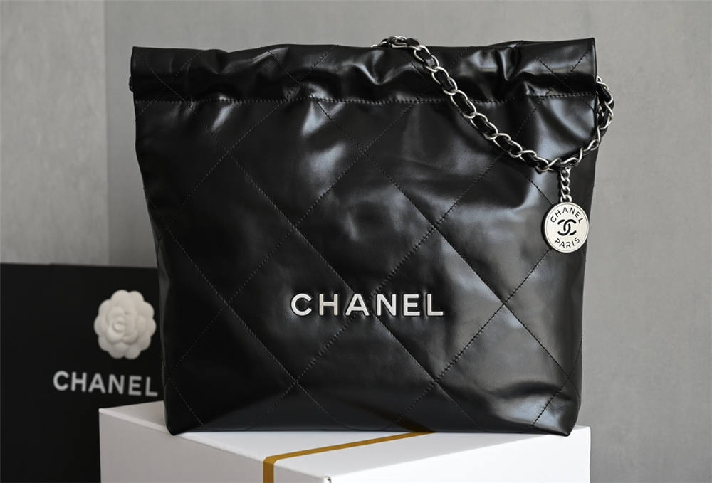 Chanel 22 bag 35cm small 2025 new 